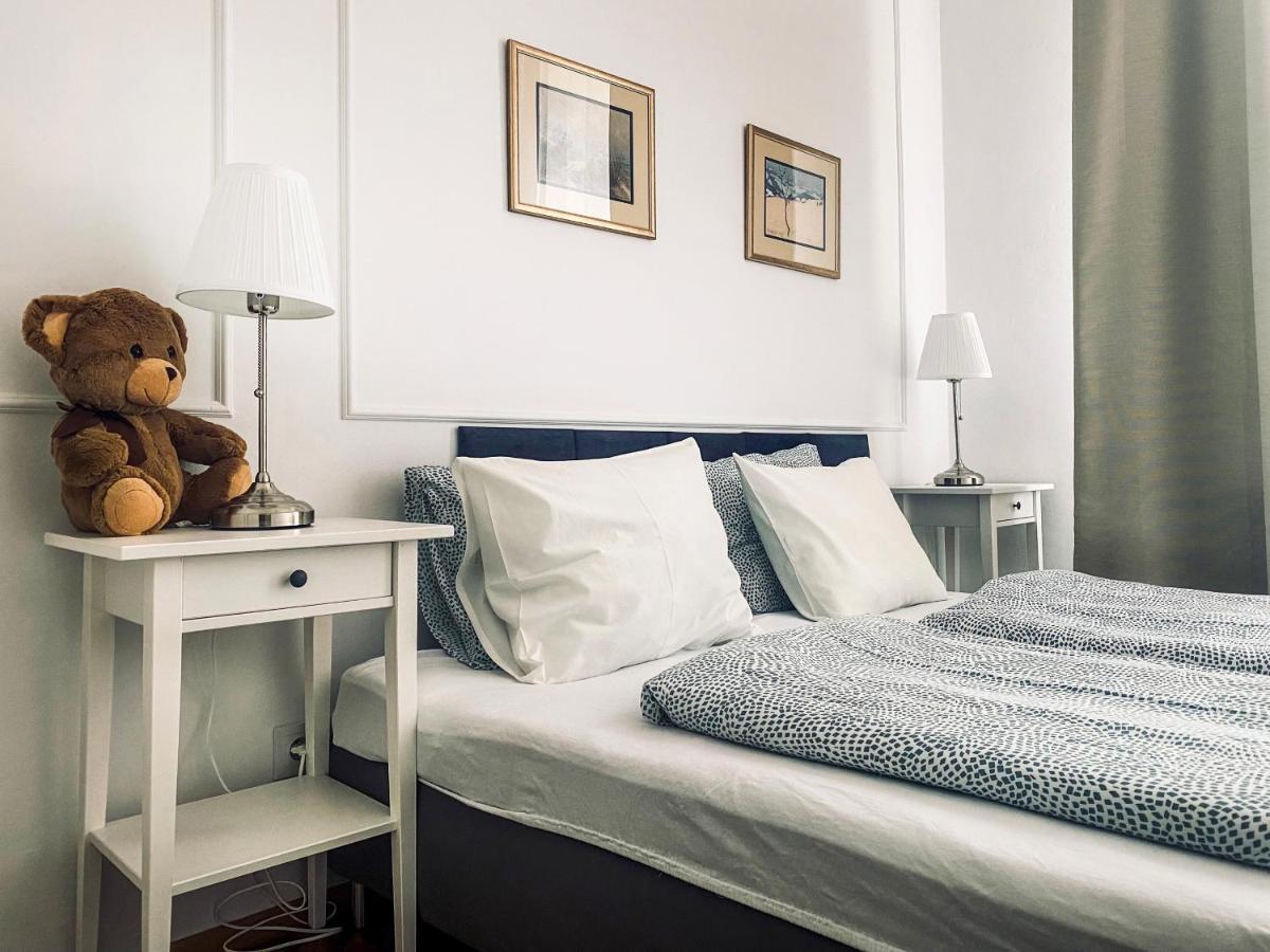 Beautiful Apartment With Two Rooms, Cracow Old Town Krakow Luaran gambar