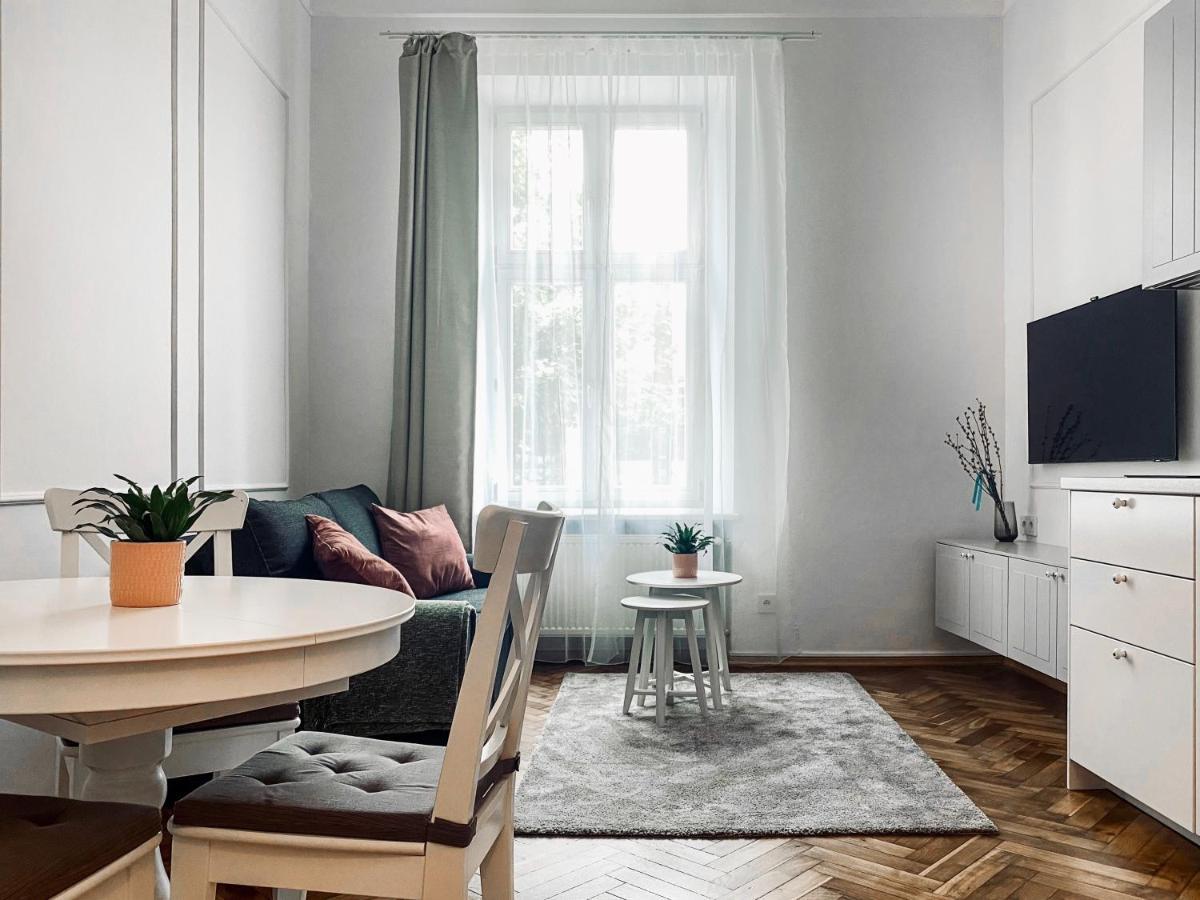 Beautiful Apartment With Two Rooms, Cracow Old Town Krakow Luaran gambar